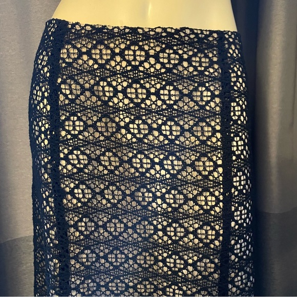 It’s a new vision black lace overlay skirt in GUC.  So elegant for anytime!  6US - Picture 2 of 9